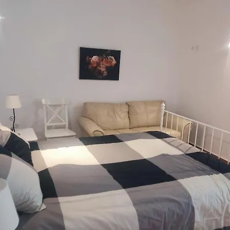 Central Location 3 Bedroom אלבופיירה