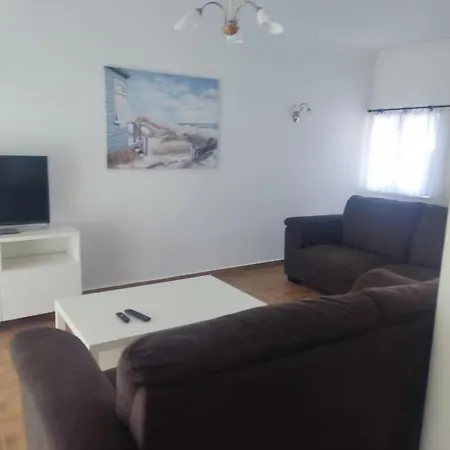 Villa Central Location 3 Bedroom *