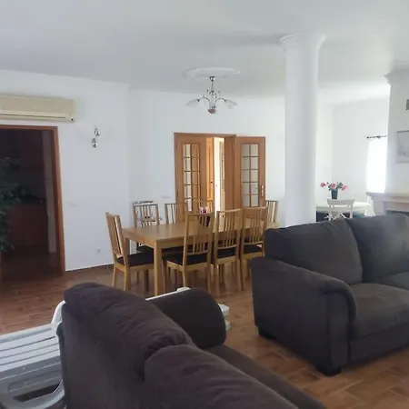 Villa Central Location 3 Bedroom Albufeira