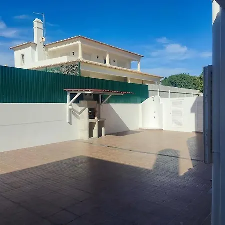 Central Location 3 Bedroom Villa Albufeira