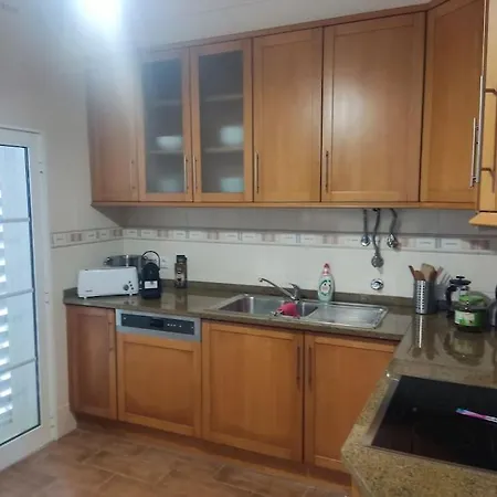 Central Location 3 Bedroom فيلة