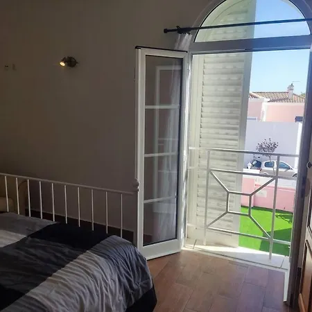 Central Location 3 Bedroom فيلة
